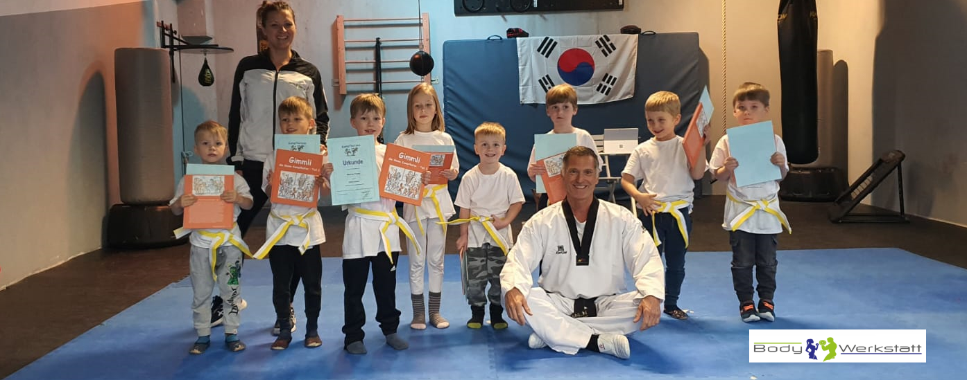 Erfolgreiche Kampfkatzenabschlussprüfung